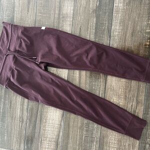 Vuori Woman’s dark burgundy jogger Yoga Leggings